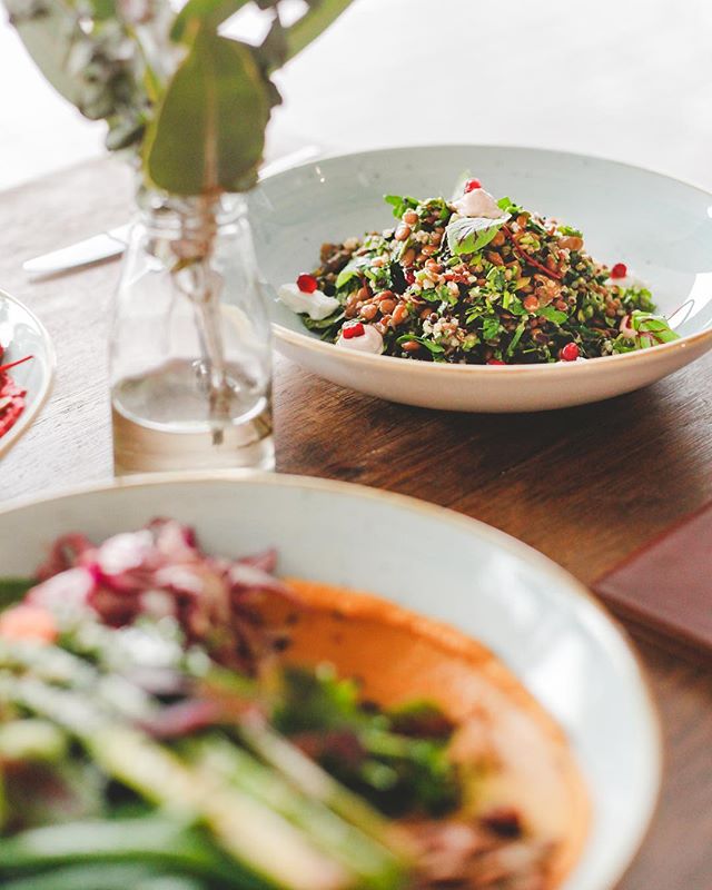 Feeling cold on this beautiful Monday morning? COME. SIT. STAY. will provide the warmth, sustenance and most importantly the COFFEE you need to get through. #sustainableliving #sustainability #coffee #cafe #sydneyeats #sydneycoffee #plantbased #healt